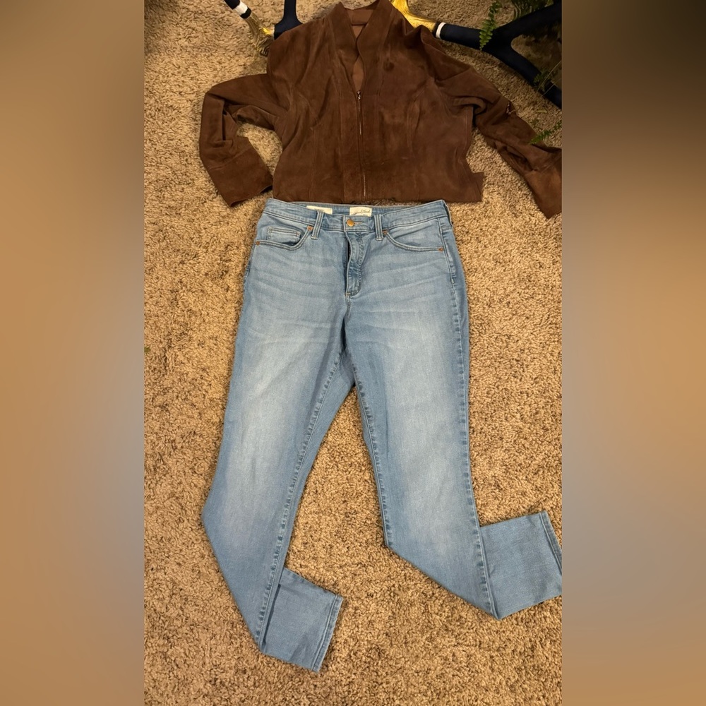 Universal Thread sz 12 High Rise Skinny faded Jeans